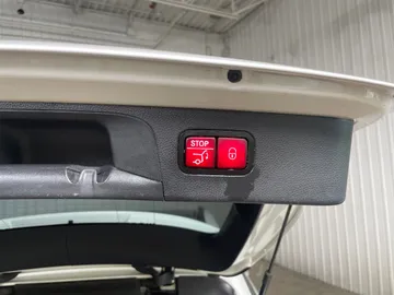 2018 Mercedes-Benz GLC - image 23