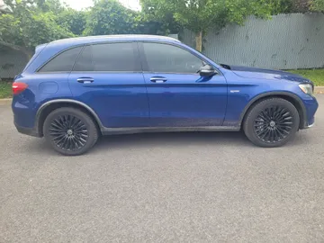 2019 Mercedes-Benz AMG GLC - image 4