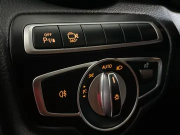 2019 Mercedes-Benz GLC - image 19