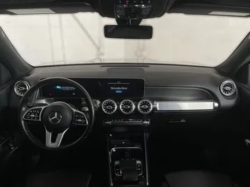 2020 Mercedes-Benz GLB - image 4