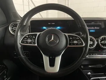 2020 Mercedes-Benz GLB - image 19