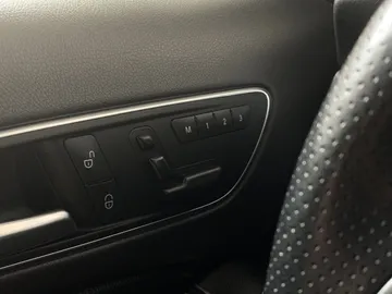 2017 Mercedes-Benz GLA - image 18