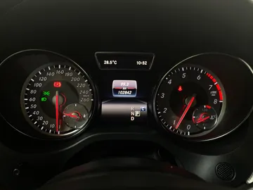 2017 Mercedes-Benz GLA - image 15