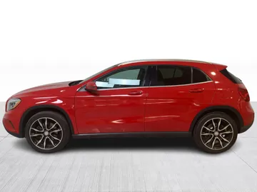 2017 Mercedes-Benz GLA - image 4