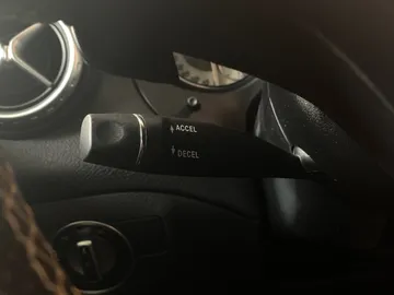2017 Mercedes-Benz GLA - image 29