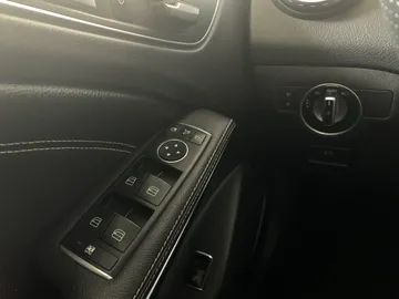 2017 Mercedes-Benz GLA - image 27