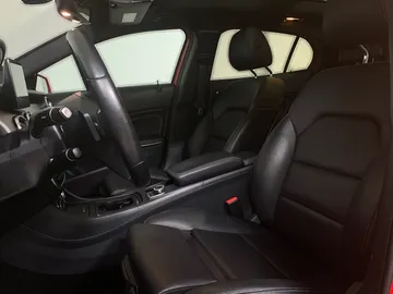 2017 Mercedes-Benz GLA - image 10