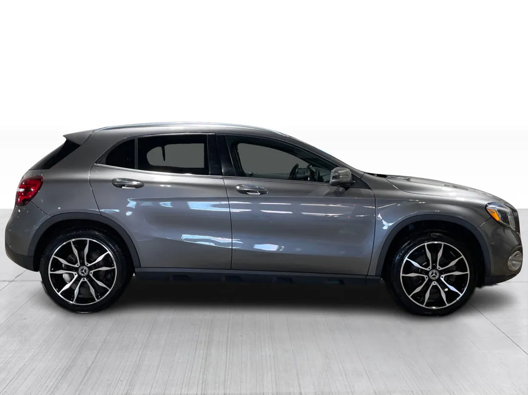 2018 Mercedes-Benz GLA — photo 2