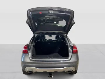 2018 Mercedes-Benz GLA - image 14