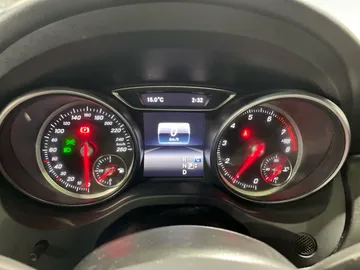 2018 Mercedes-Benz GLA - image 17