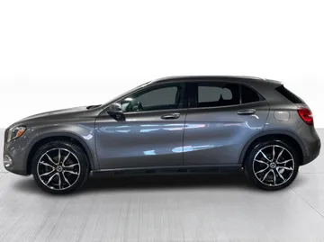 2018 Mercedes-Benz GLA - image 11