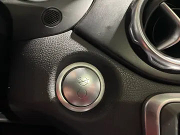 2018 Mercedes-Benz GLA - image 26