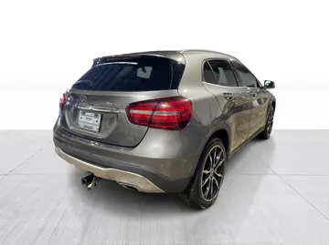 2018 Mercedes-Benz GLA - image 15