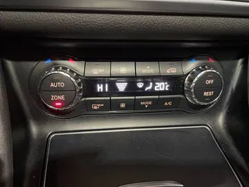 2018 Mercedes-Benz GLA - image 25