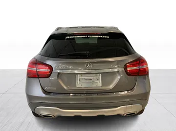 2018 Mercedes-Benz GLA - image 7