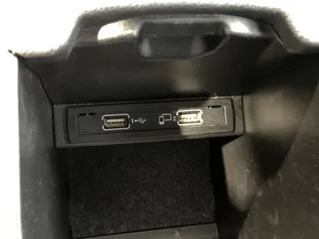2018 Mercedes-Benz GLA - image 30