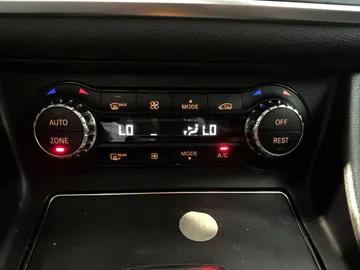 2018 Mercedes-Benz GLA - image 24