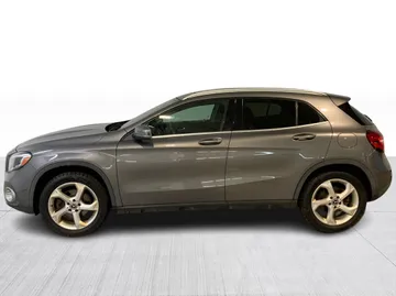 2018 Mercedes-Benz GLA - image 4
