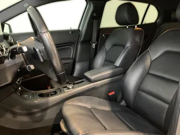 2018 Mercedes-Benz GLA - image 10