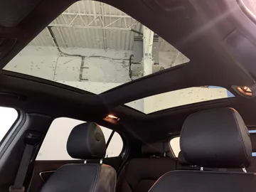 2018 Mercedes-Benz GLA - image 12