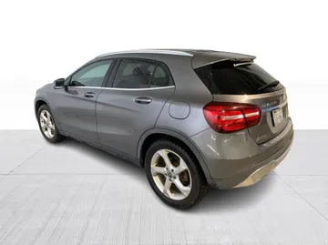 2018 Mercedes-Benz GLA - image 6