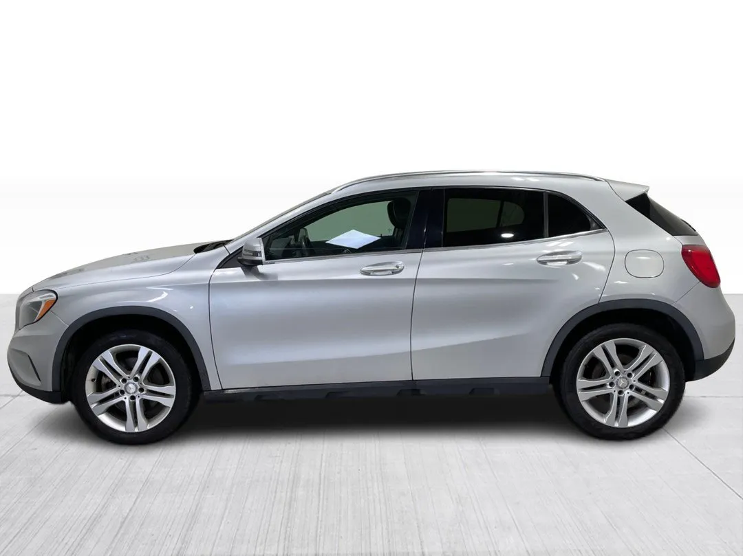 2016 Mercedes-Benz GLA — photo 8