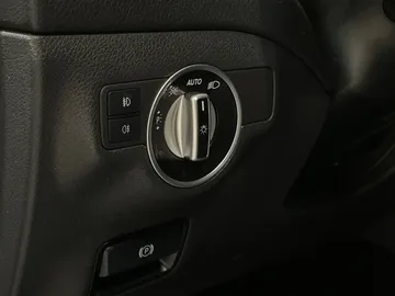 2016 Mercedes-Benz GLA - image 25