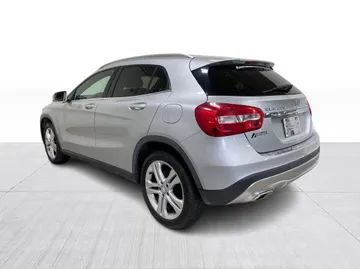 2016 Mercedes-Benz GLA - image 10
