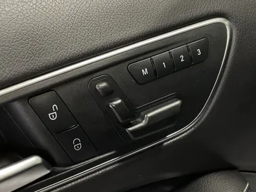 2016 Mercedes-Benz GLA - image 16