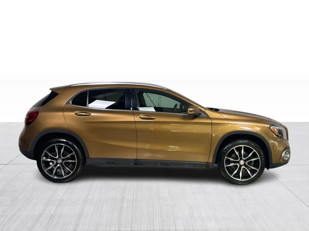 2018 Mercedes-Benz GLA — photo 2