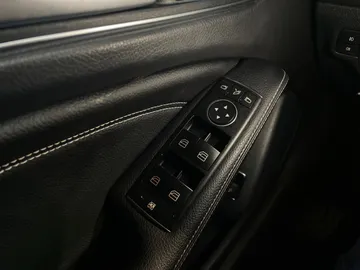 2018 Mercedes-Benz GLA - image 26
