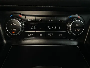 2018 Mercedes-Benz GLA - image 24