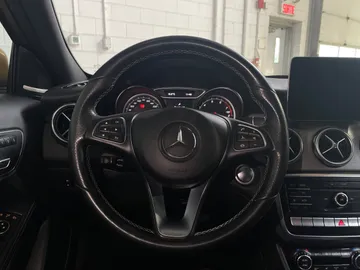 2018 Mercedes-Benz GLA - image 17