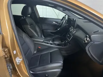 2018 Mercedes-Benz GLA - image 3