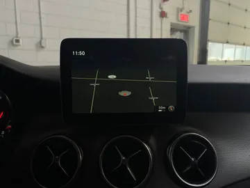 2018 Mercedes-Benz GLA - image 22