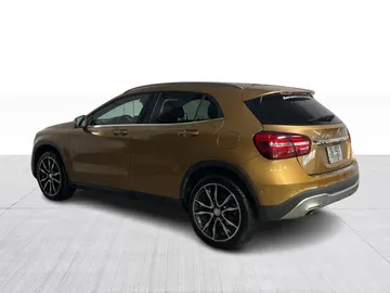 2018 Mercedes-Benz GLA - image 11