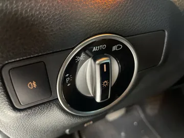 2018 Mercedes-Benz B-Class - image 19