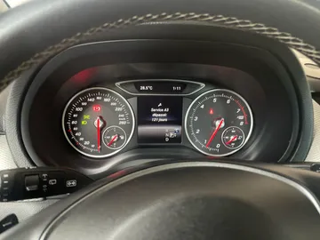 2018 Mercedes-Benz B-Class - image 17