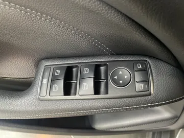 2018 Mercedes-Benz B-Class - image 27