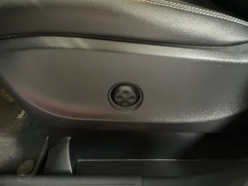 2018 Mercedes-Benz B-Class - image 20