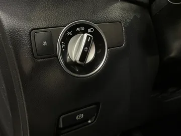 2018 Mercedes-Benz B-Class - image 30