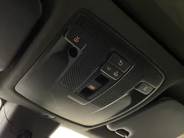 2018 Mercedes-Benz B-Class - image 17