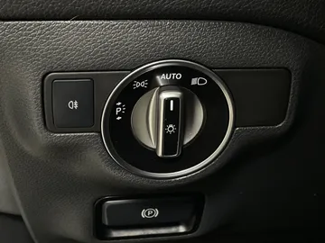 2018 Mercedes-Benz CLA - image 17