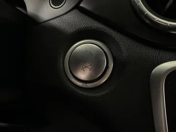 2018 Mercedes-Benz CLA - image 28