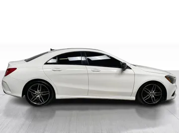 2018 Mercedes-Benz CLA - image 2