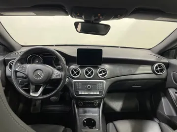 2019 Mercedes-Benz CLA - image 4
