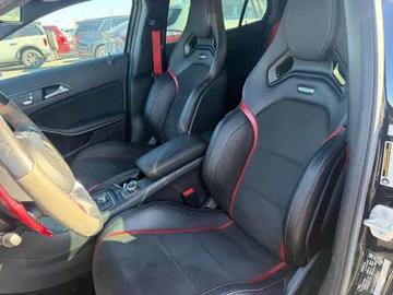 2018 Mercedes-Benz GLA - image 8