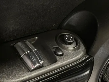 2023 MINI Cooper - image 20