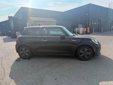 2022 MINI 3 Door - image 6
