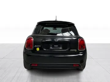 2022 MINI 3 Door - image 12
